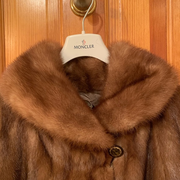 Mink Coat (ruffled hem) - Picture 4 of 5